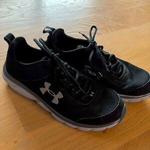 Boys Under Armour sneakers, 7Y